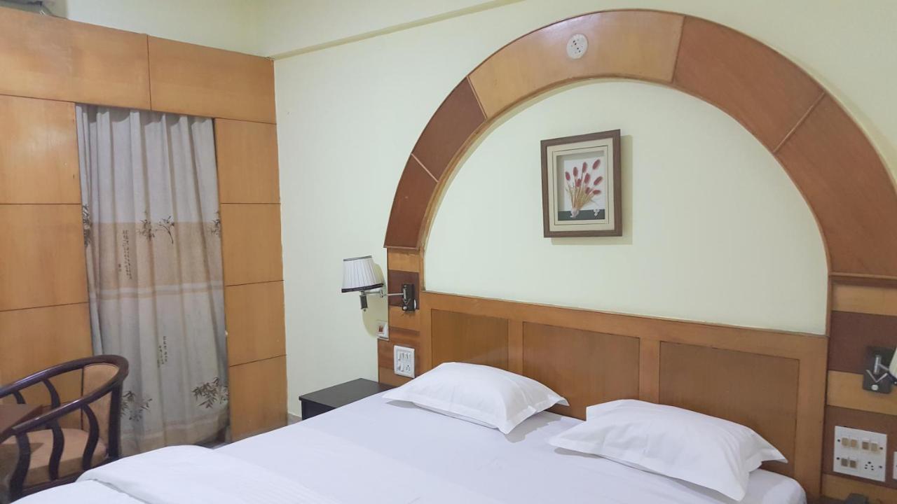Hotel City Centaur And Convention Center- Vaccinated Staff Bangalore Extérieur photo