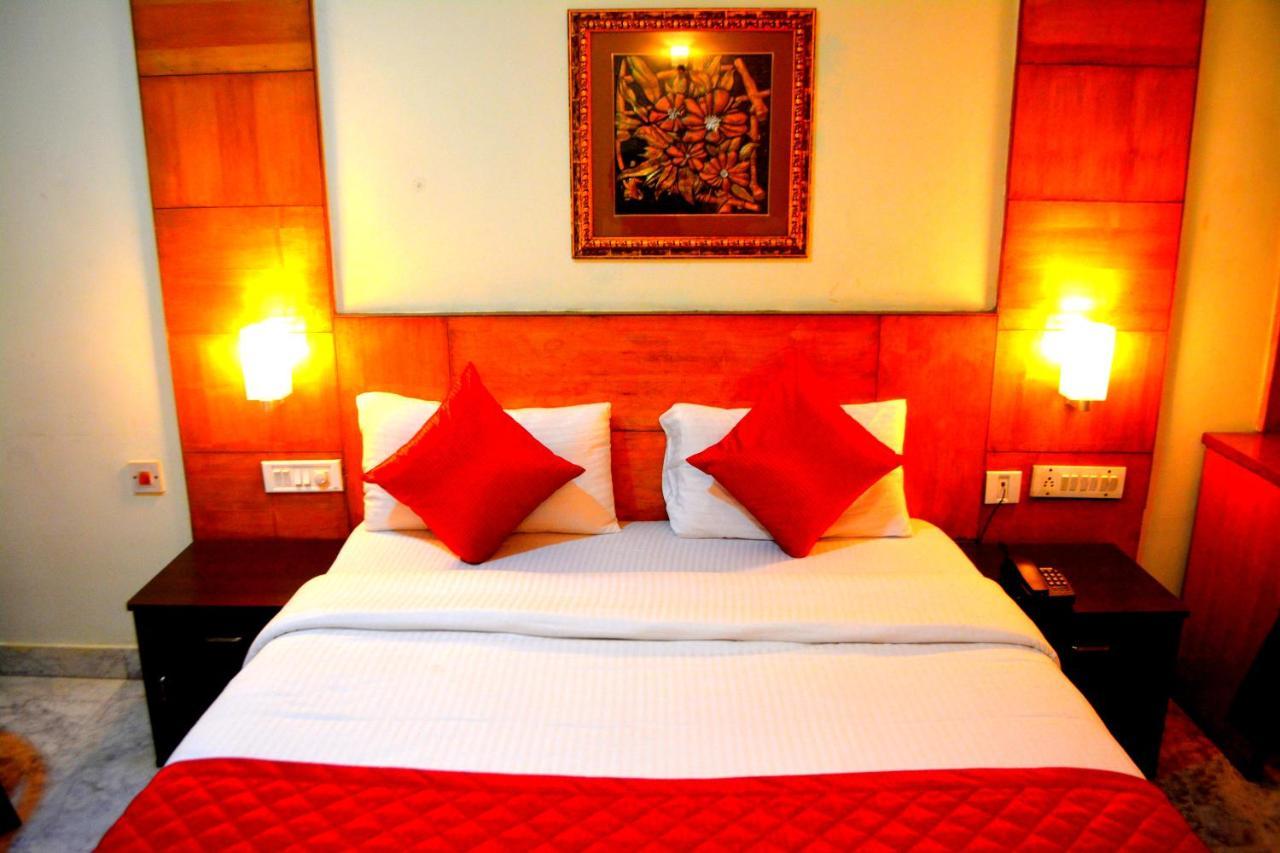 Hotel City Centaur And Convention Center- Vaccinated Staff Bangalore Extérieur photo