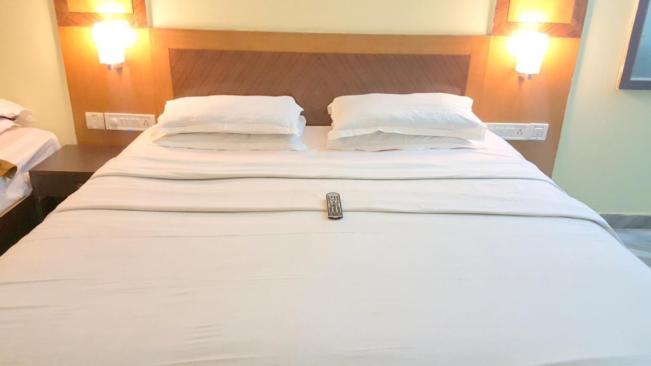 Hotel City Centaur And Convention Center- Vaccinated Staff Bangalore Extérieur photo